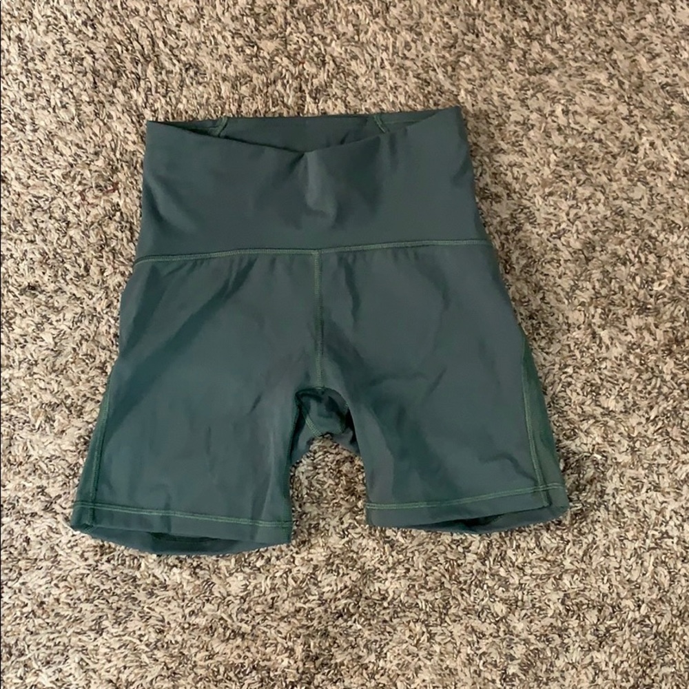 Lululemon align olive short